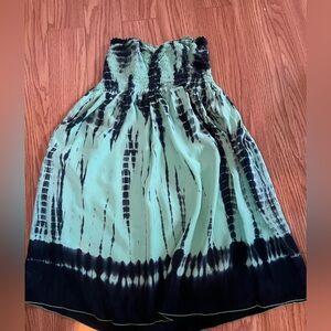 Jasmine Mint and Black A-Line strapless top